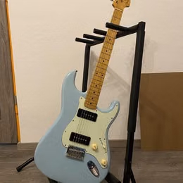 Fender Noventa Stratocaster MN &ndash; Daphne Blue