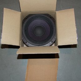 2x Mackie Fussion 8" střed FSTC8 - 16ohm