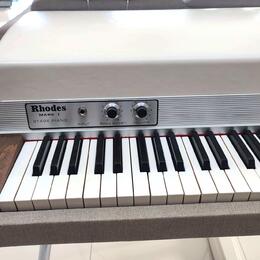 RHODES MARK I SeventyThree rok 1975