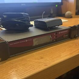 Prodám vysílačku Sennheiser EW-100 G2.