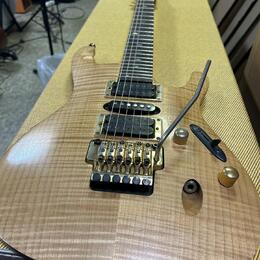 Ibanez EGEN8 Natural signature Herman Li, Tremolo Edge III 