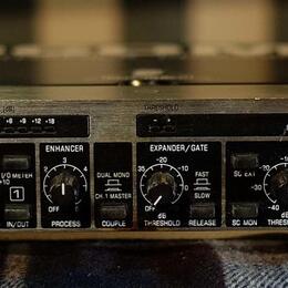 BEHRINGER Autocom Pro MDX 1400