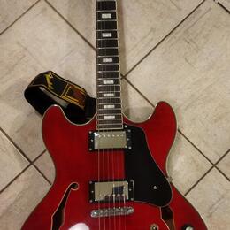 Semi-akustika Sire Larry Carlton H7