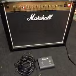 Prod&aacute;m Marshall DSL 40 C  Sleva !!!
