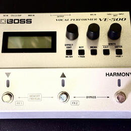 Boss VE-500 - vokální procesor na pedalboard