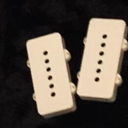 2x kryty snímačů Jazzmaster, bílé