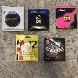 Struny na akustickou kytaru v tvrdosti .12 (dvanáctky)