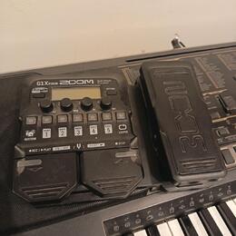 Zoom G1X Four 