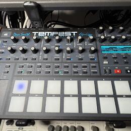 Dave Smith Instruments TEMPEST