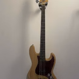 Prod&aacute;m Jazz Bass od Fokus-H 