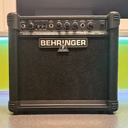 Kytarov&eacute; kombo Behringer GM 108 V-TONE