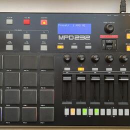 Akai MPD 232 Midi kontroler