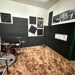 Rock-Metal zkušebna ke sdílení Kralupy