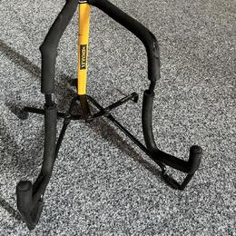 Stojan na kytary Hercules HCGS-302