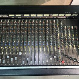 Soundcraft Series 400B 16-Channel 4-Bus Mixing Console