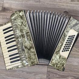 Harmonika Weltmeister Export 32 bass