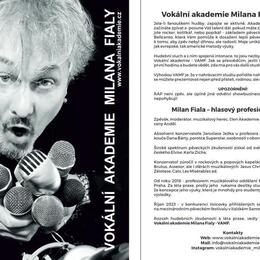 *VOKALISTA JE LEADER KAPELY*
