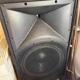 Reproduktorový box Cerwin-Vega INT-152V2