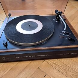 Gramofon TESLA NC 430