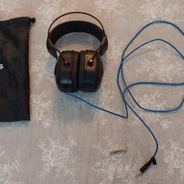 Sluch&aacute;tka Alesis DRP100