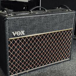 1990 Vox AC30 (Top Boost Reverb), vyroben v UK.