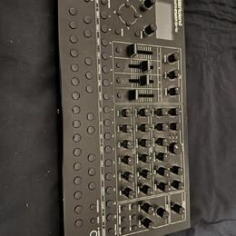Roland SH-4D
