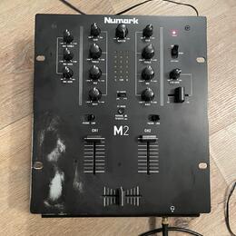 DJ mix Numark M2