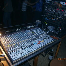 Allen&Heath GL2400 24 vstupů