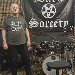 hledáme bubenika do Black Metalove kapely DARK SORCERY Olom