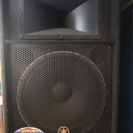  Prod&aacute;m powermix Yamaha EMX5014C +bedny a stojany