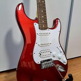 Fender Standard Stratocaster HSS LRL Candy Cola El.kytara