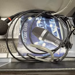 AKG C555L