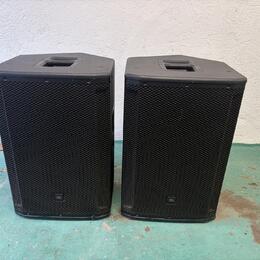 2x JBL SRX 815