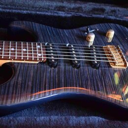 Valley Arts Custom Pro USA Short Scale