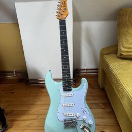 Elektrická kytara Jay Turser JT 300 mint