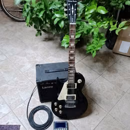 Kytarov&yacute; set pro LEV&Aacute;KY: Harley Benton (Les Paul) + kombo