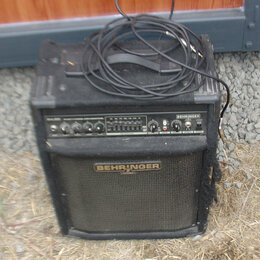 90W kombo BEHRINGER