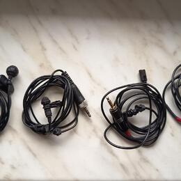 Klopové mikrofony Sennheise ME2, Sennheiser ME4, Tram TR50