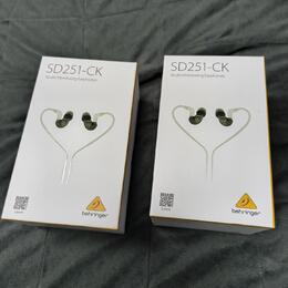 Sluchátka pro in ear monitoring  Behringer