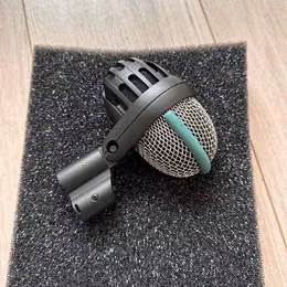AKG D112 MKII mikrofon pro basov&yacute; buben  nebo  basov&eacute; apar&aacute;t