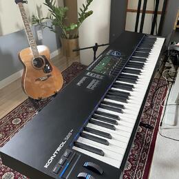 Native Instruments Komplete Kontrol S88 MK — ako nový