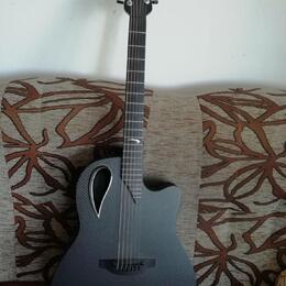 Ovation Adamas MD‑80 – USA karbonová elektroakustika