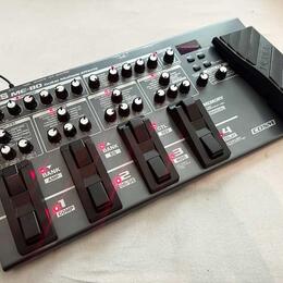 Boss ME-80 gitarový multiefekt/modeler