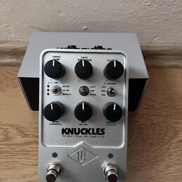 Universal Audio UAFX Knuckles Gitarový predzosilňovač