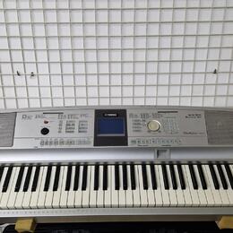 Yamaha DGX 505