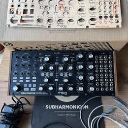 Moog Subharmonicon