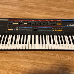 Roland JUNO 106 Perfektní stav