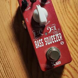 XVive B1 Bass Squeezer