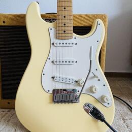 Fender Stratocaster USA 1997 + dobový hardcase