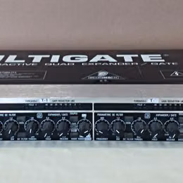 Behringer XR4400 MULTIGATE
